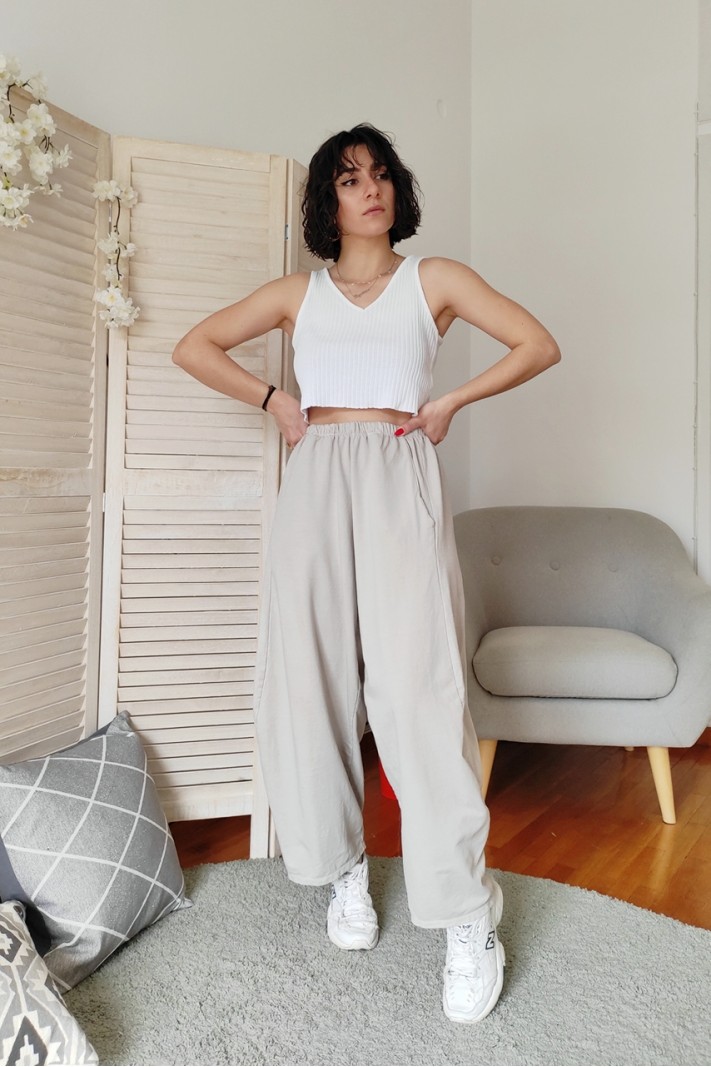 Slouchy and loud trousers