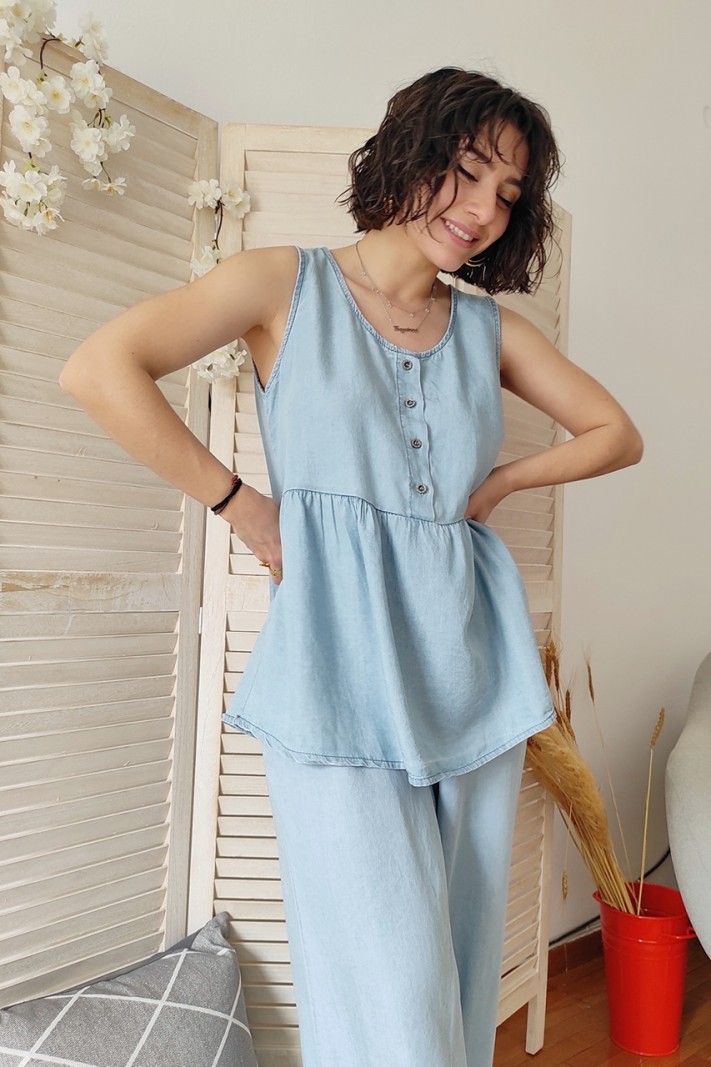 Top in denim style Top in denim style