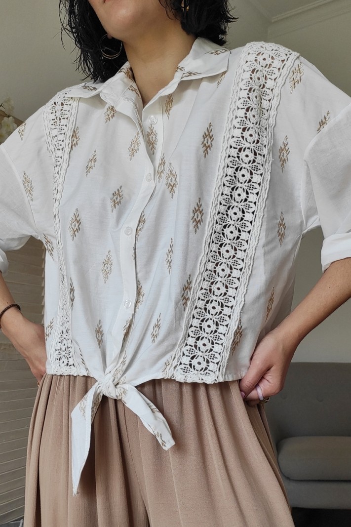 Shirt with lace details Shirt with lace details