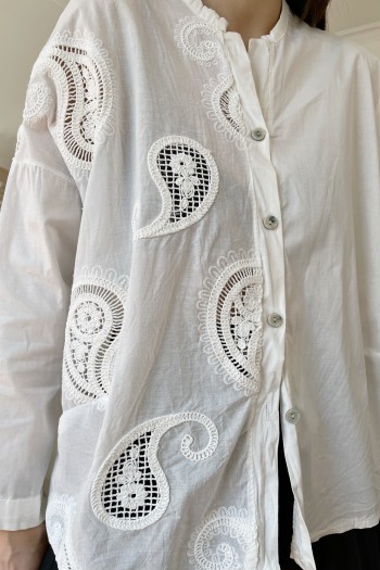 Shirt with lace details